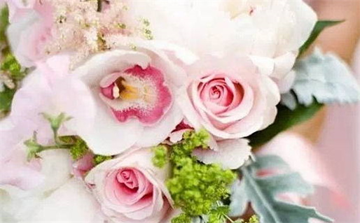 今天万年历2026年08月11日婚姻登记的好日子,领证吉日