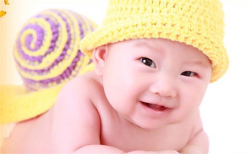 如何给2026年05月02日出生的张姓女宝宝起个好名字？专业分析与建议