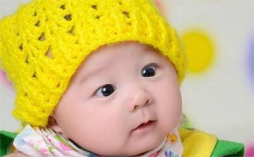 何姓2026年04月28日出生的女宝宝取名，这样起名更有寓意